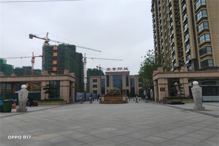 十五中西校光明园三楼两室一厅72平方精装有储